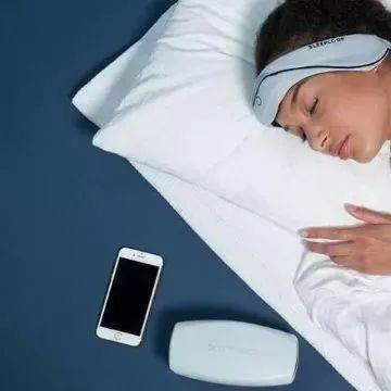 如何在晚上睡得更好？新型SleepLoop设备可以帮助你