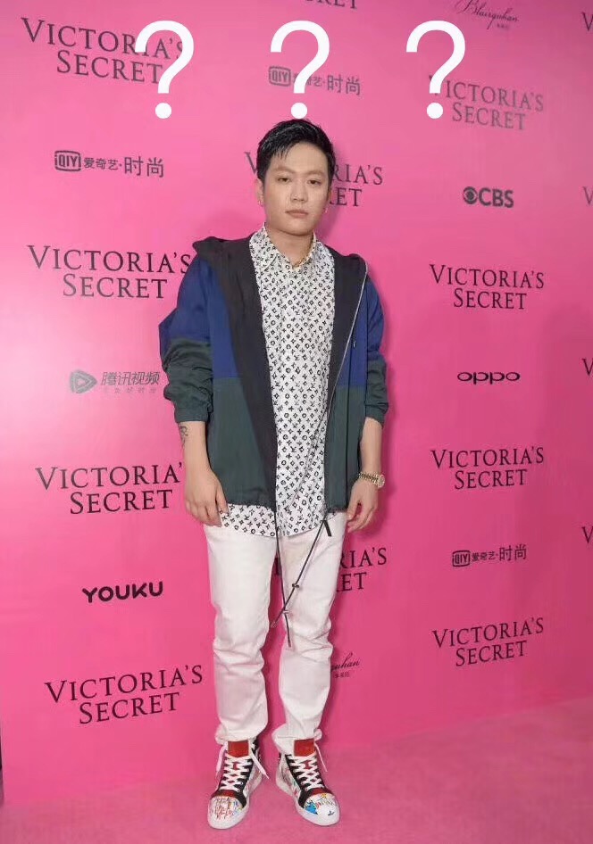 讲真,pgone也算是得罪了摄影师吧.不过免不了,又是一大波群嘲