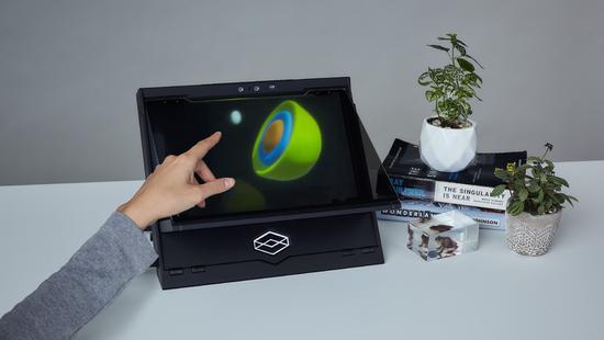 美国一创业公司发布新设备，可使用全息投影操作电脑