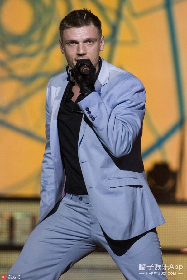 后街男孩尼克被指性侵,女歌手详述18岁时惨痛