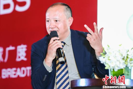 图为泉峰控股有限公司董事长潘龙泉 刘贤 摄