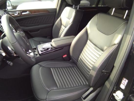 我19.1米座里面座椅降到最低
