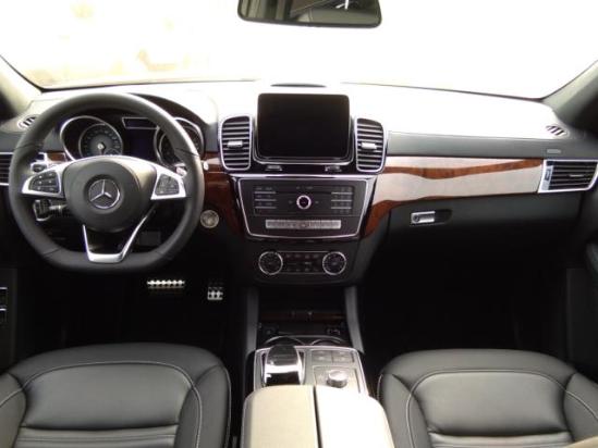 好看大器不似体面。
