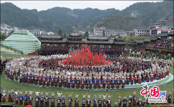 雷山总人口_雷山民族中学(3)