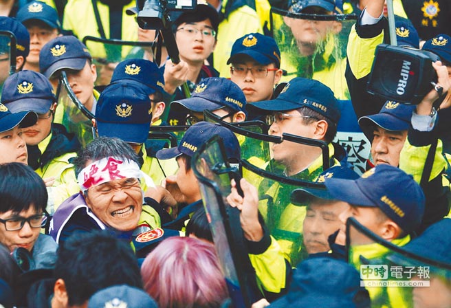 蒋万安率国民党力挡绿营强推“法案” 获不分党派狂赞 蒋万安率国民党力挡绿营强推“法案” 获不分党派狂赞