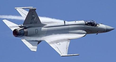 没对比就没差距:枭龙已实现出口,光辉战机却连