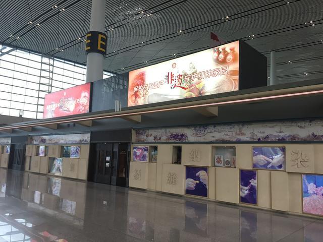 天津机场有个大房子专门展览天津老物件 但是没人看