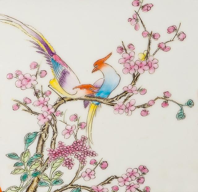 乾隆 粉彩描金开光花鸟纹六方瓶