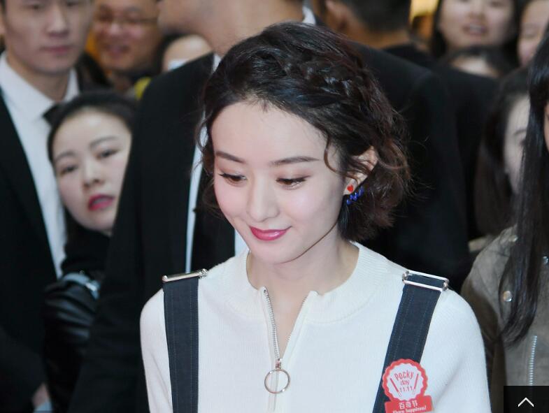 赵丽颖做的发际线是崩坏了吗?额头和以前不一