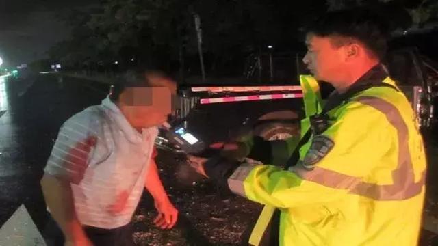 惊悚！男子深夜回家先是一声尖叫 接着喉咙被刺穿一个洞（图） - 3