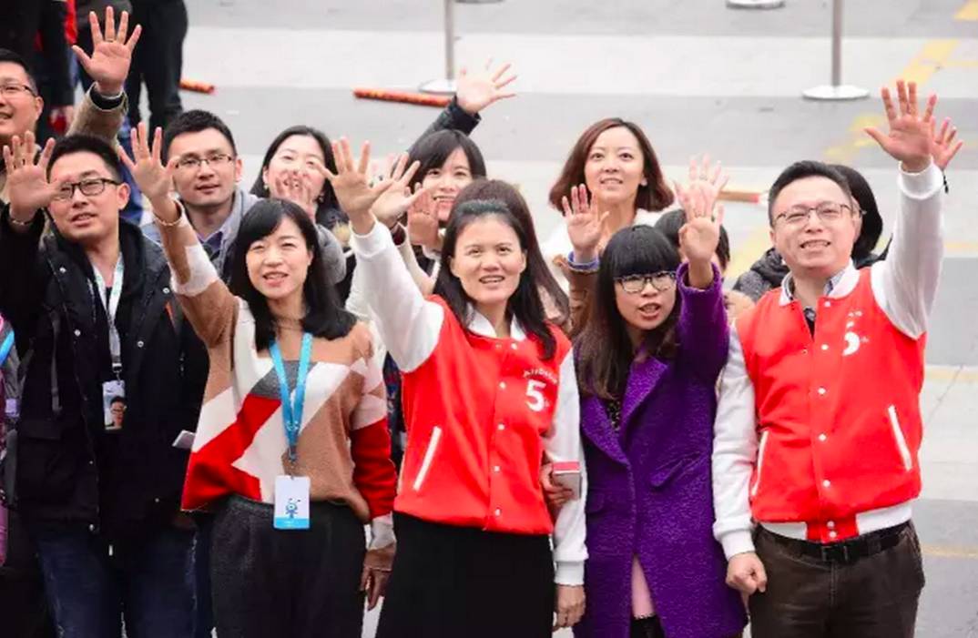 长梦:让村民5年内全部脱贫;红黄蓝推出5000万