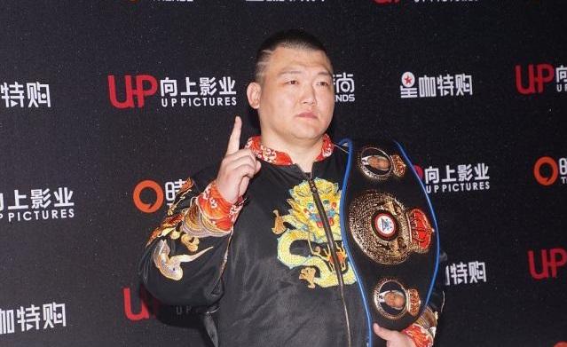 张君龙世界排名远超新科重量级拳王,中国泰森