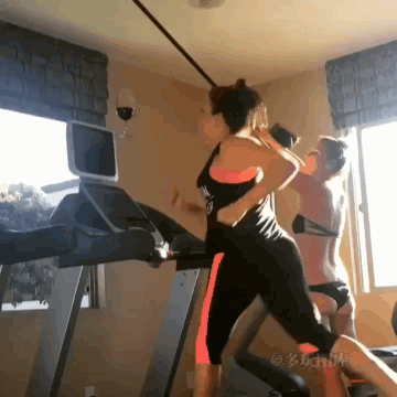 搞笑gif:别因为女人身材好就意乱情迷,你永远不知道里面有什么!