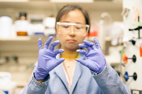 麻省理工研制新相变材料：打造光触发“化学热电池”