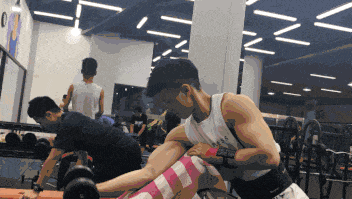 中国最man的健身女教练健硕的肌肉胜过肌肉男