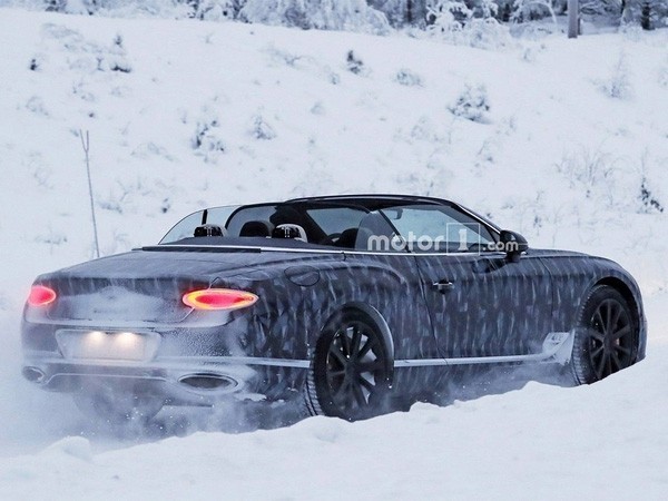 W12双涡轮发动机 全新欧陆GTC谍照曝光