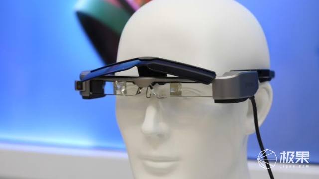 爱普生发布新一代AR智能眼镜，画质清晰交互更流畅！