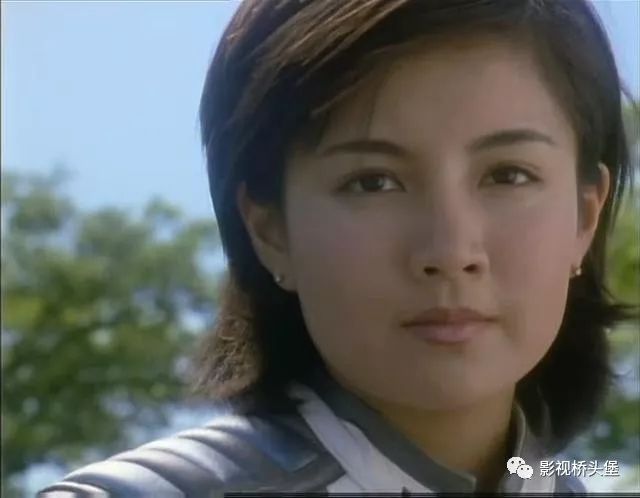 《迪迦奥特曼》女神丽娜,万人迷的她为生活拍