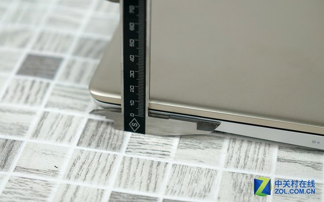 三款配置相似的金色系笔记本到底该选谁