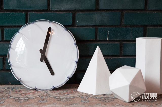 设计师打造气球挂钟,简约造型充满童趣! 设计师打造气球挂钟,简约造型充满童趣!