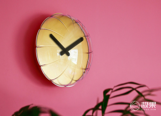 设计师打造气球挂钟,简约造型充满童趣! 设计师打造气球挂钟,简约造型充满童趣!