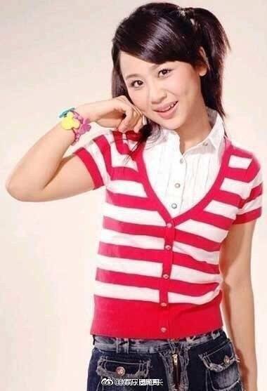 这个时候应该是杨紫在录制《家有儿女》的时候了.