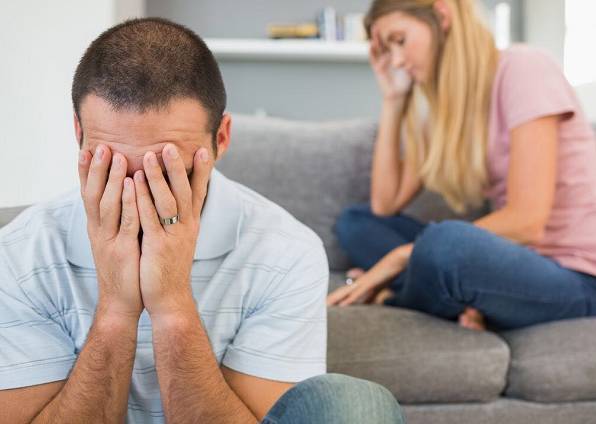 杭州一对小夫妻每次亲热需先通过公婆沟通,妻