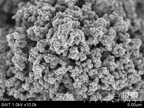 三星电池又粗大事了！搞出石墨烯锂电池，12分钟充满能用好几天