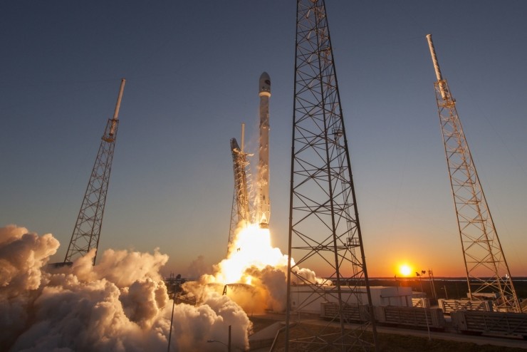等了4年，Space X再次延迟发射Falcon Heavy火箭