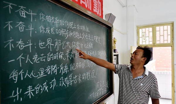 河南兰考励志农民工被拖欠工资,发包商称工资