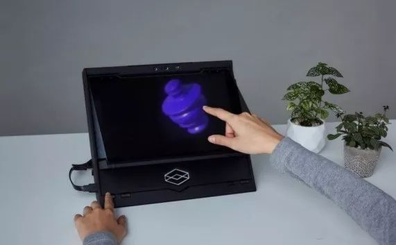 AR说 | 分辨率是交互式全息显示器存在的最大