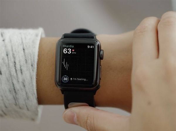 美国FDA批准Apple Watch新配件为医疗设备 可测心电图