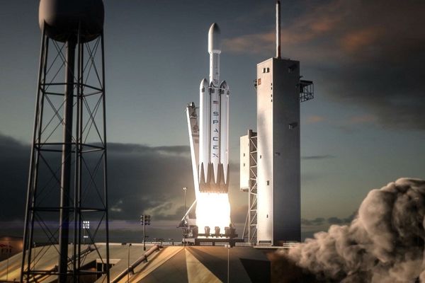 SpaceX再推迟重型火箭发射 马斯克称首航风险极高