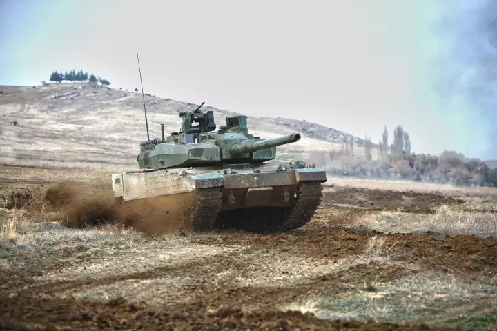 PPT写的好的土耳其拉小伙伴一起造坦克的故事！