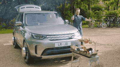 这哪里是路虎,这简直就是一座移动