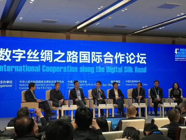 刘强东:若进军美国与亚马逊竞争 将集结优质中国品牌