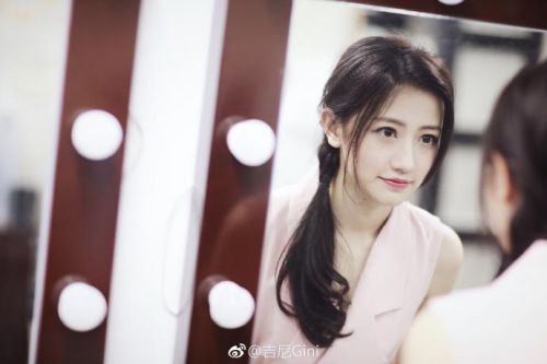 拖米Gini首次情侣王者战队对决 直播赢vivo X2