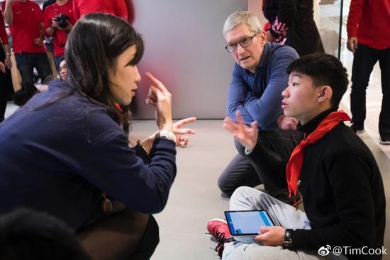 库克在上海为苹果AR站台：与开发者见面