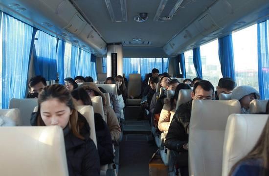 北京街头亮相了国内首款“无霾巴士”：海尔打造