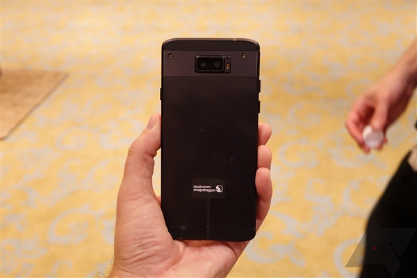 骁龙845公版参考真机上手体验:竟比骁龙660\/8