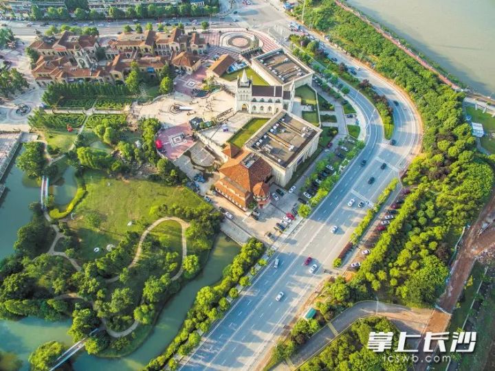 特斯拉续航里程_人均道路里程(3)