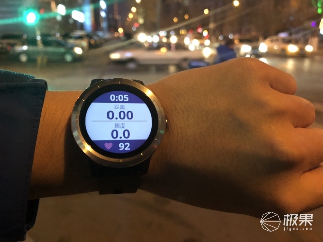 佳明（Garmin）vívoactive3户外运动腕表