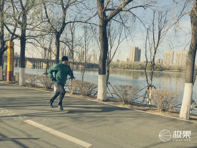 佳明（Garmin）vívoactive3户外运动腕表