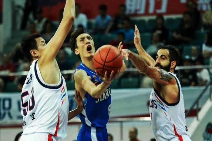 紧抓CBA篮球特点囤积内线,旧日王者不声不响