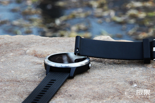 佳明（Garmin）vívoactive3户外运动腕表