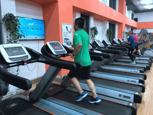 佳明（Garmin）vívoactive3户外运动腕表