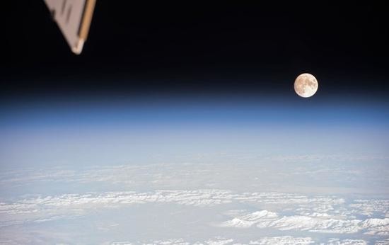 科学家正规划下个国际空间站 计划建在月球附近