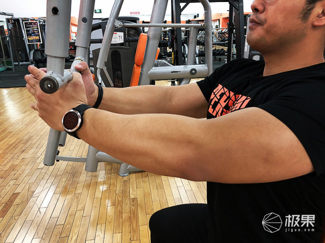 佳明（Garmin）vívoactive3户外运动腕表