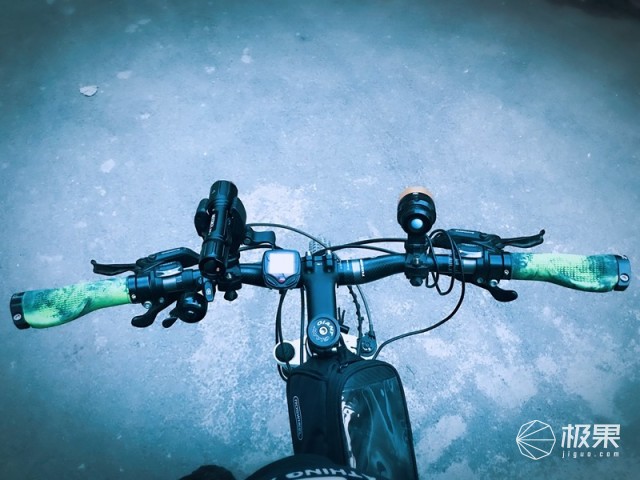 佳明（Garmin）vívoactive3户外运动腕表