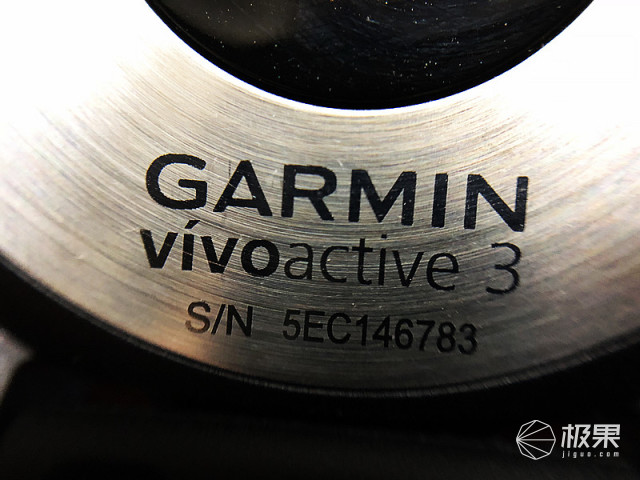 佳明（Garmin）vívoactive3户外运动腕表